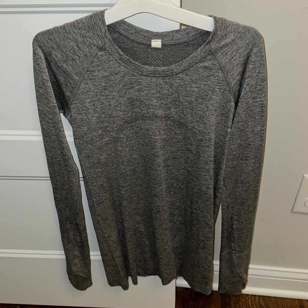 Size 4 Lululemon long sleeve